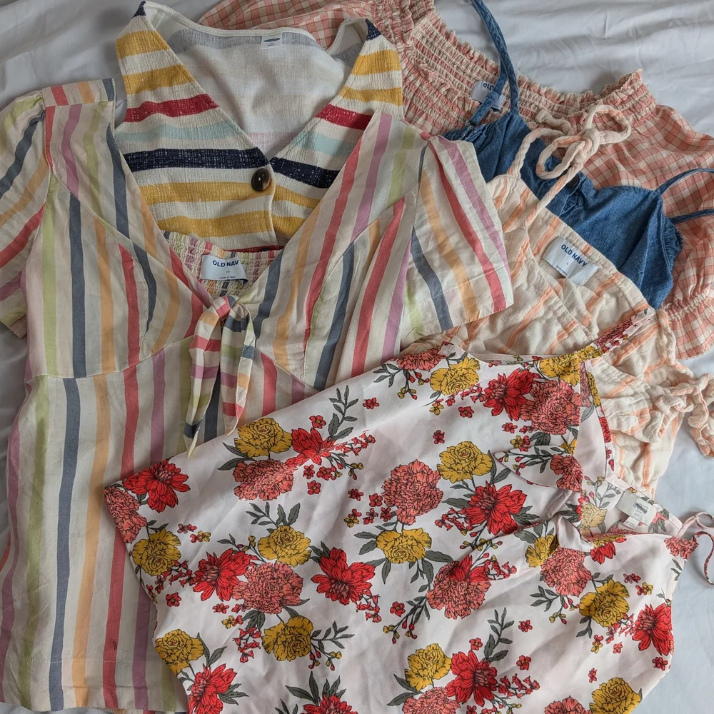 Old Navy | Loft | Womens Tops | Blouses Tank Tops | Floral | Stripes | Beach - Picture 1 of 9